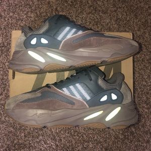Yeezy 700 Muave